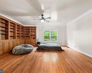 7403 Barrister Court - Photo Thumbnail 17