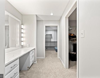 7403 Barrister Court - Photo Thumbnail 13