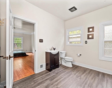 7403 Barrister Court - Photo Thumbnail 8