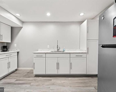 7403 Barrister Court - Photo Thumbnail 15