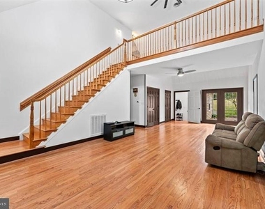 7403 Barrister Court - Photo Thumbnail 4