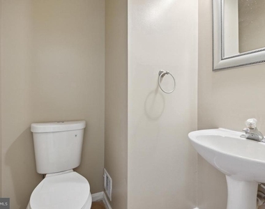 6178 Oaklawn Lane - Photo Thumbnail 11