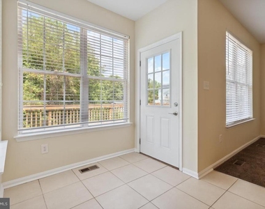 6178 Oaklawn Lane - Photo Thumbnail 10