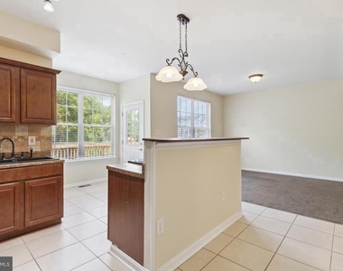 6178 Oaklawn Lane - Photo Thumbnail 7