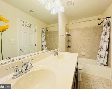 8268 Linblake Court - Photo Thumbnail 10