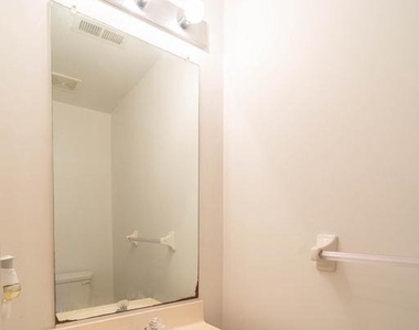 15154 Brazil Circle - Photo Thumbnail 8