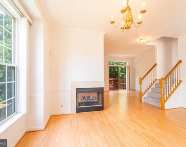 15154 Brazil Circle - Photo Thumbnail 3