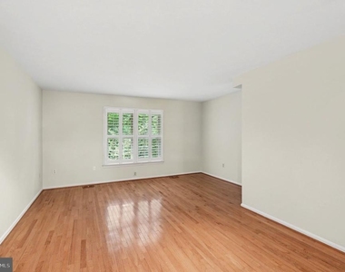 15067 Maple Glen Court - Photo Thumbnail 19