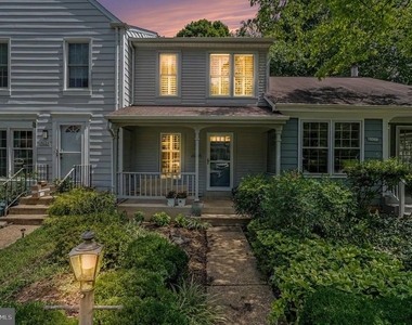 15067 Maple Glen Court - Photo Thumbnail 1