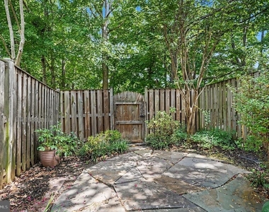 15067 Maple Glen Court - Photo Thumbnail 4