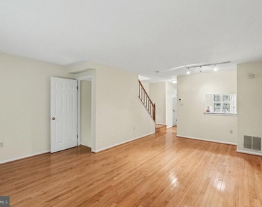 15067 Maple Glen Court - Photo Thumbnail 10