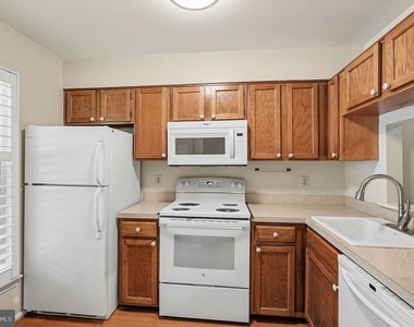15067 Maple Glen Court - Photo Thumbnail 6