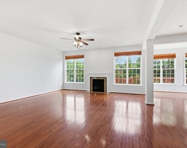 14982 Gossom Manor Place - Photo Thumbnail 5