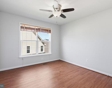 14982 Gossom Manor Place - Photo Thumbnail 13