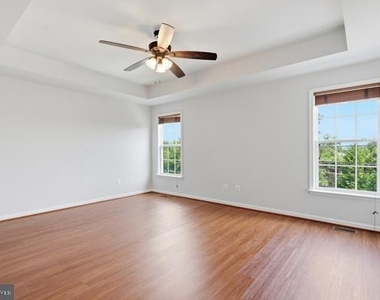 14982 Gossom Manor Place - Photo Thumbnail 15