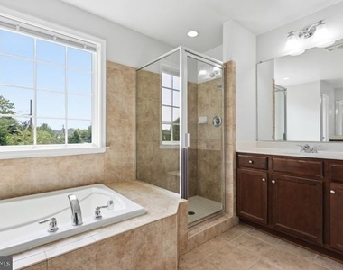 14982 Gossom Manor Place - Photo Thumbnail 17
