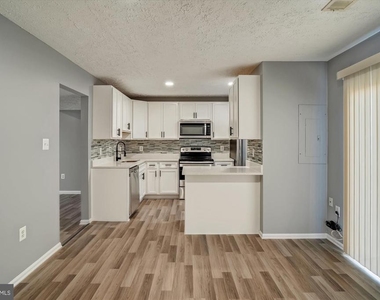 8603 Woodhue Court - Photo Thumbnail 5