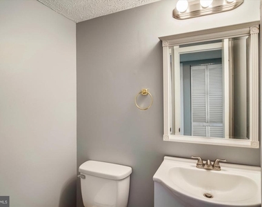8603 Woodhue Court - Photo Thumbnail 7