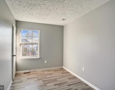 8603 Woodhue Court - Photo Thumbnail 13