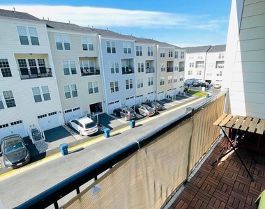 42699 Wardlaw Terrace - Photo Thumbnail 9