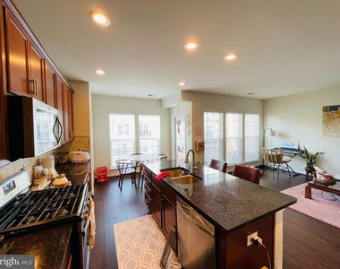 42699 Wardlaw Terrace - Photo Thumbnail 6