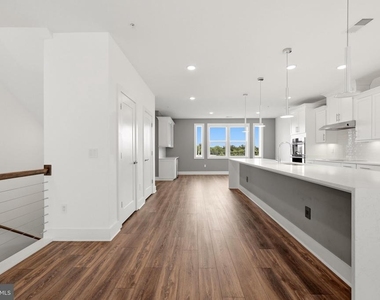 44824 Tiverton Square - Photo Thumbnail 11
