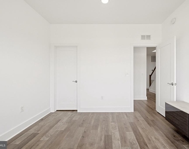 44824 Tiverton Square - Photo Thumbnail 29