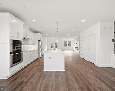 44824 Tiverton Square - Photo Thumbnail 14