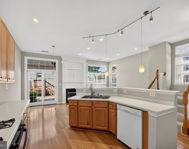 26025 Murrey Drive - Photo Thumbnail 14