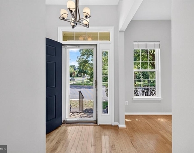 26025 Murrey Drive - Photo Thumbnail 7