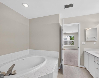 26025 Murrey Drive - Photo Thumbnail 33