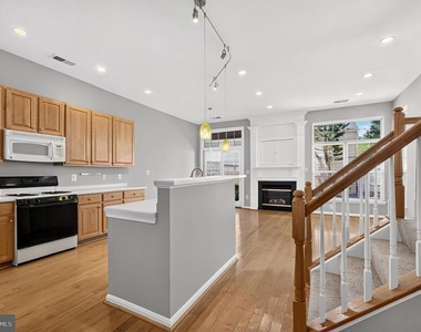 26025 Murrey Drive - Photo Thumbnail 11