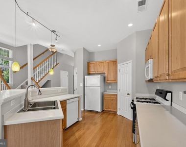 26025 Murrey Drive - Photo Thumbnail 15