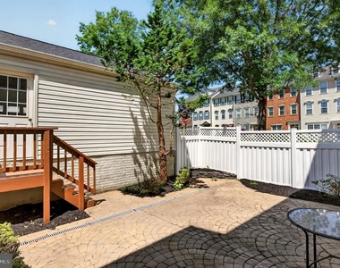 26025 Murrey Drive - Photo Thumbnail 4