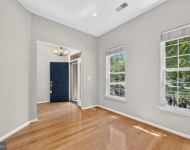 26025 Murrey Drive - Photo Thumbnail 9