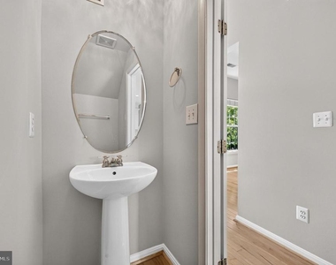 26025 Murrey Drive - Photo Thumbnail 10