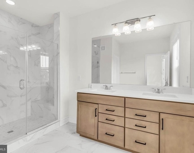 21807 Croxley Terrace - Photo Thumbnail 18
