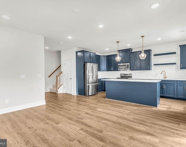 21807 Croxley Terrace - Photo Thumbnail 10