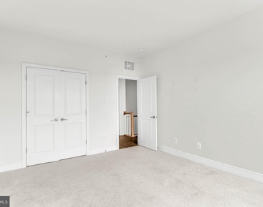 21807 Croxley Terrace - Photo Thumbnail 25