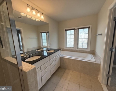 175 Great Laurel Square Se - Photo Thumbnail 8