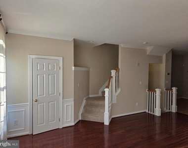 5504 Sacramento Mews Place - Photo Thumbnail 9