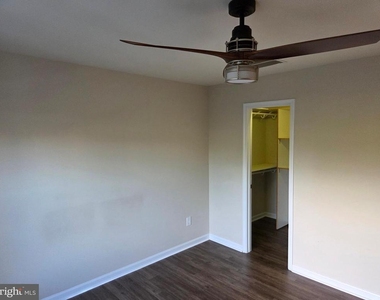 5504 Sacramento Mews Place - Photo Thumbnail 24