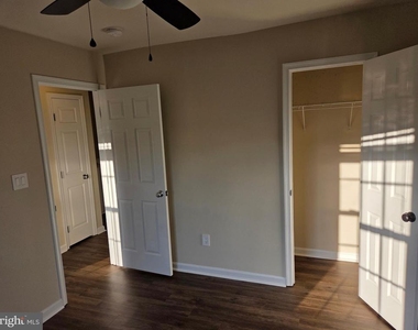 5504 Sacramento Mews Place - Photo Thumbnail 18