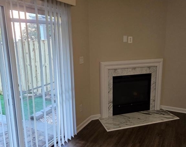 5504 Sacramento Mews Place - Photo Thumbnail 32