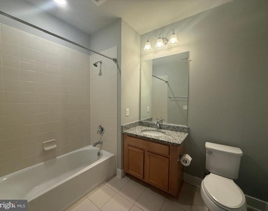 2907 Bleeker Street - Photo Thumbnail 12