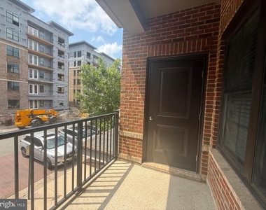 2907 Bleeker Street - Photo Thumbnail 1