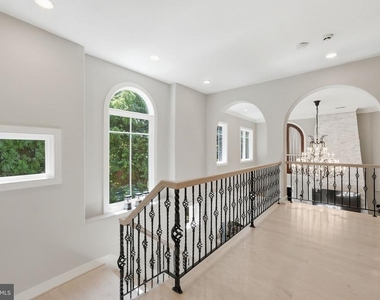 1231 Ingleside Avenue - Photo Thumbnail 11