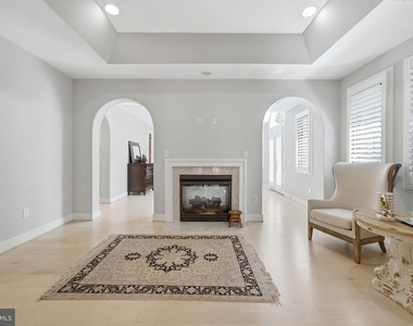 1231 Ingleside Avenue - Photo Thumbnail 13