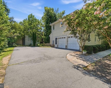 1231 Ingleside Avenue - Photo Thumbnail 24