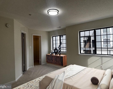 6001 Mersey Oaks Way - Photo Thumbnail 9